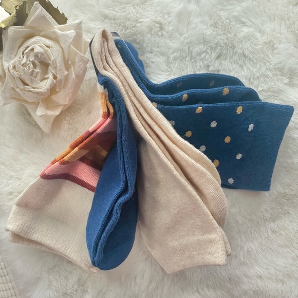 New with tags SONOMA 3 Pk EVERYDAY CREW SOCKS 2 Patterned (navy & cream) 1 Solid - Picture 2 of 4
